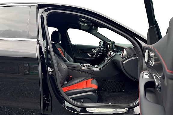 Mercedes-Benz C63 21 of 30