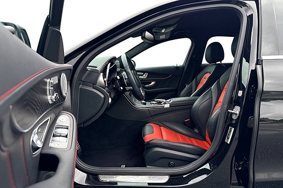 Mercedes-Benz C63 20 of 30