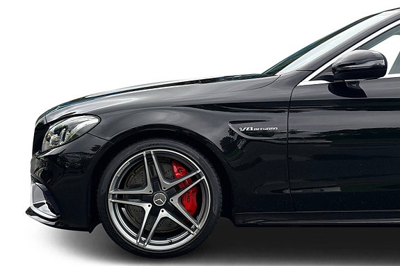 Mercedes-Benz C63 9 of 30