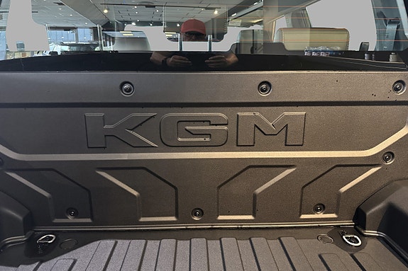 KGM Musso EV 9 of 16