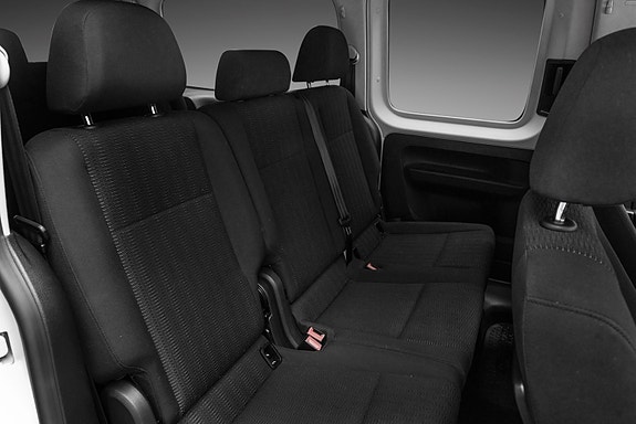 Volkswagen Caddy Maxi 21 of 23