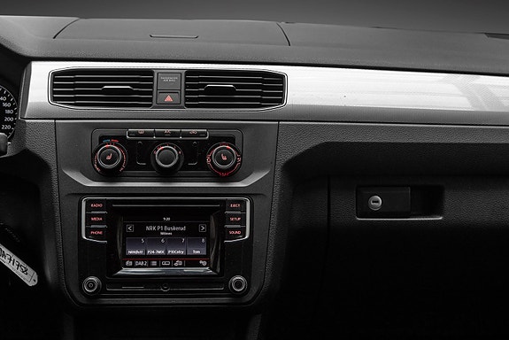 Volkswagen Caddy Maxi 16 of 23