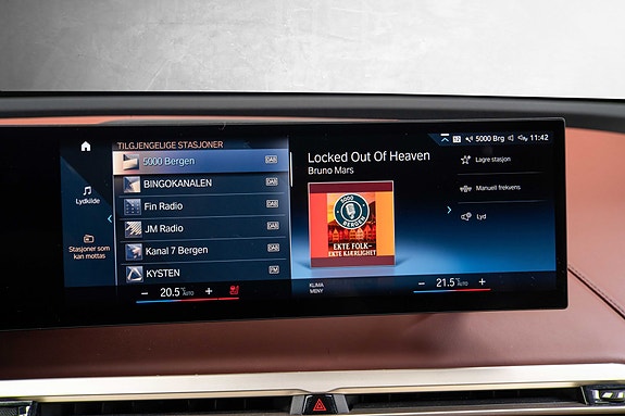 BMW iX 22 of 30