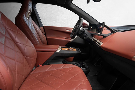 BMW iX 28 of 30