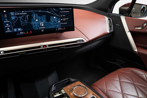 BMW iX 15 of 30