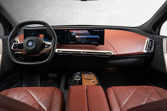 BMW iX 27 of 30