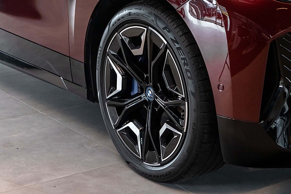 BMW iX 5 of 5