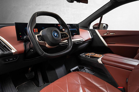 BMW iX 24 of 30