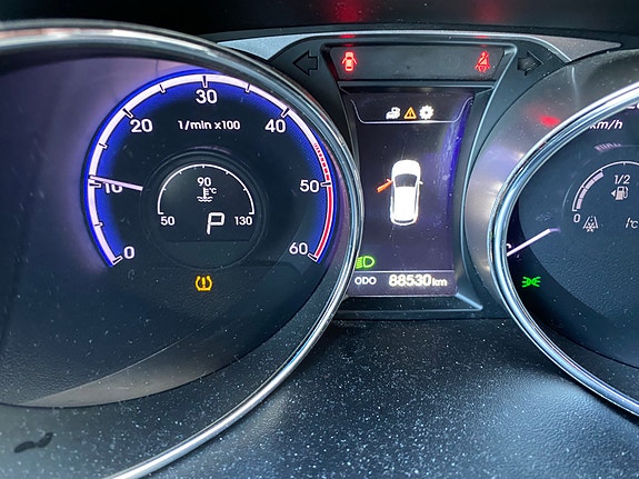 Hyundai ix35 2 of 3