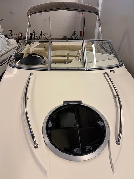 Stingray 208 CR 2 of 5