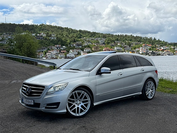 Mercedes-Benz R350 2 of 5