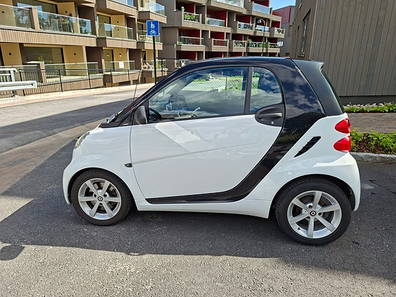 Smart Fortwo 2 of 5