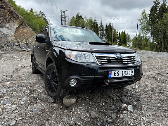 Subaru Forester 3 of 23