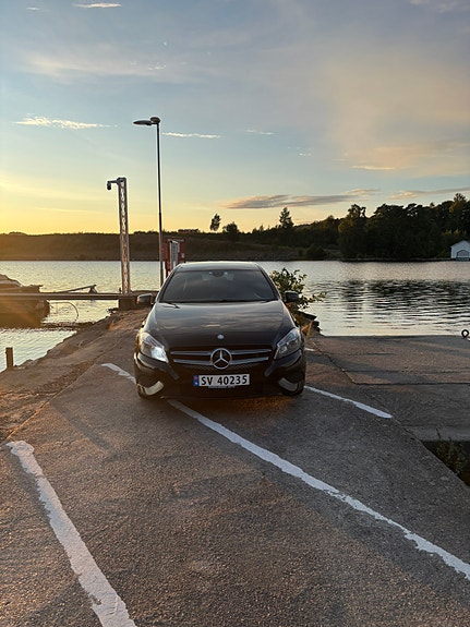Mercedes-Benz A180 2 of 20