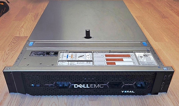 Dell EMC VxRail r740xd platform - 512gb ram- 30 TB Storage SSD - Dual Gold Xeon