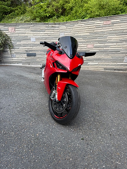 Ducati SuperSport 2 of 5