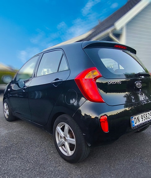 Kia Picanto 3 of 5