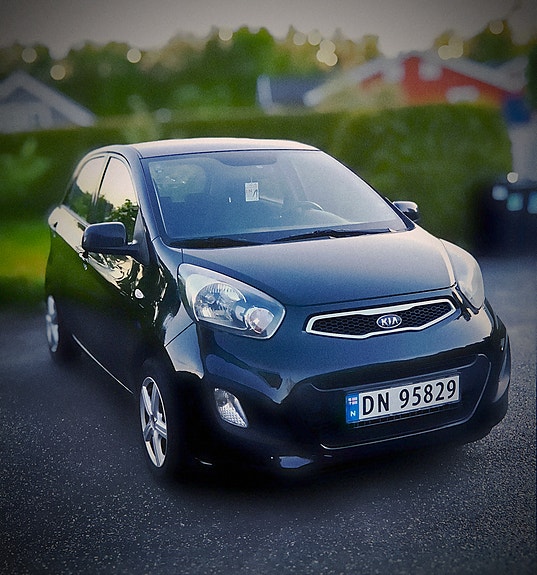 Kia Picanto 2 of 5