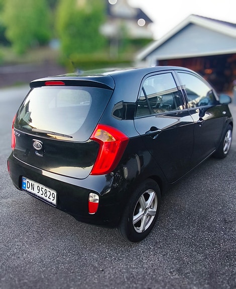 Kia Picanto 4 of 5