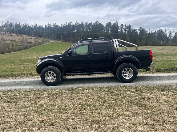 Nissan Navara 2 of 5