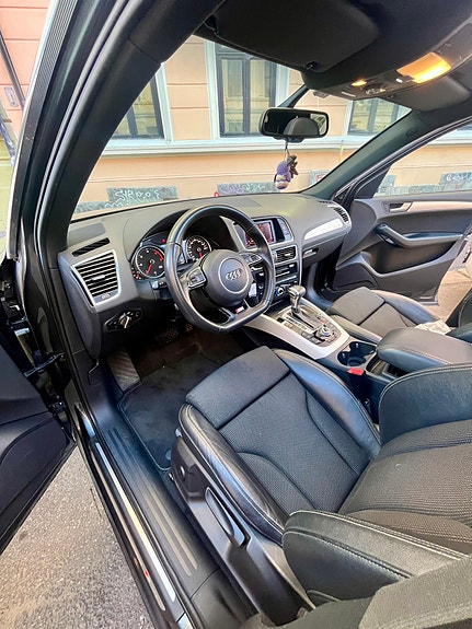 Audi Q5 8 of 17