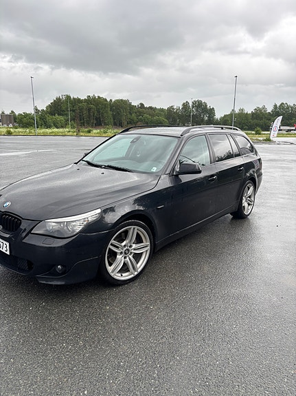 BMW 525d 2 of 5