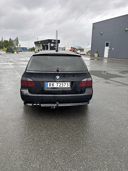 BMW 525d 4 of 5