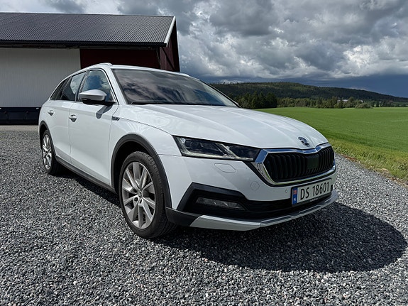 Skoda Octavia Scout 14 of 26