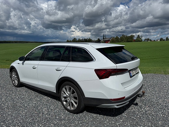 Skoda Octavia Scout 6 of 26