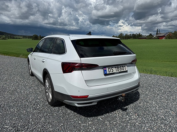 Skoda Octavia Scout 7 of 26