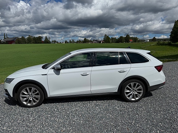 Skoda Octavia Scout 4 of 5