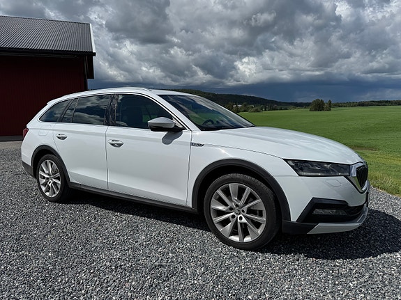 Skoda Octavia Scout 13 of 26