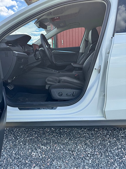 Skoda Octavia Scout 17 of 26