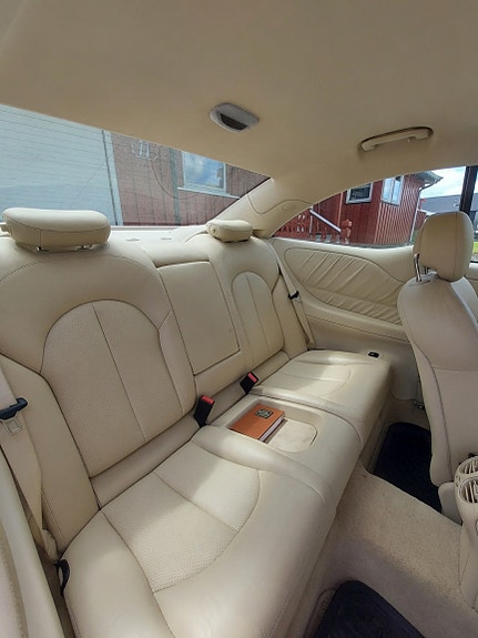 Mercedes-Benz CLK200 12 of 13