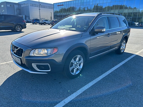 Volvo XC70 3 of 5