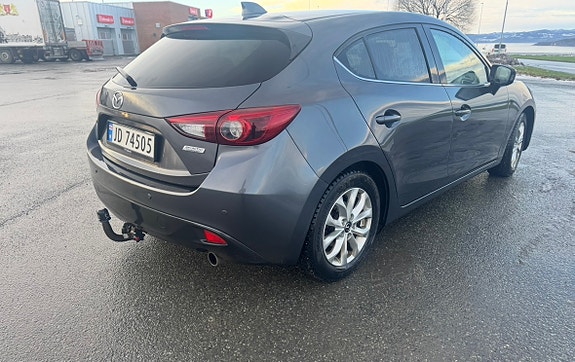 Mazda 3 4 of 11
