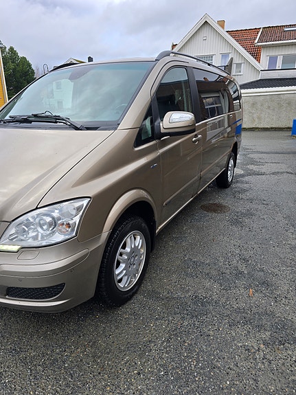 Mercedes-Benz Viano 2 of 5