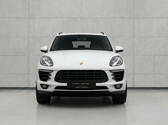 Porsche Macan S 2 of 5