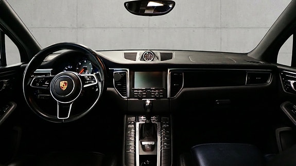 Porsche Macan S 18 of 30