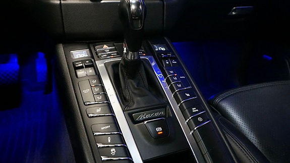 Porsche Macan S 25 of 30