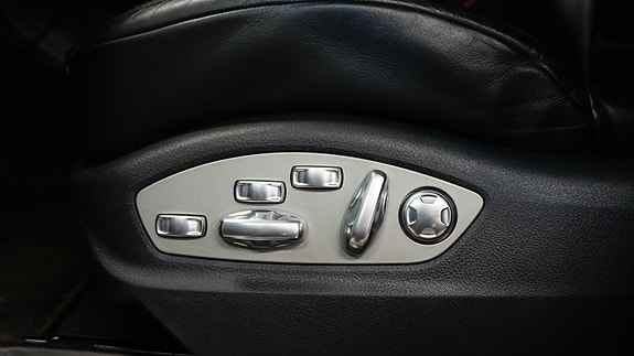 Porsche Macan S 14 of 30
