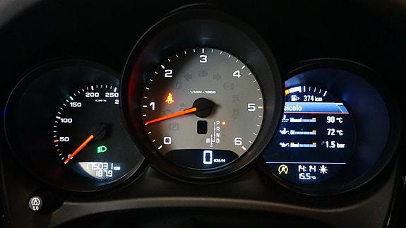 Porsche Macan S 20 of 30