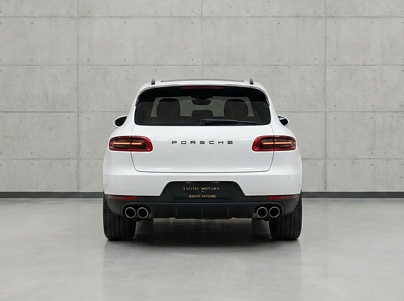 Porsche Macan S 4 of 5