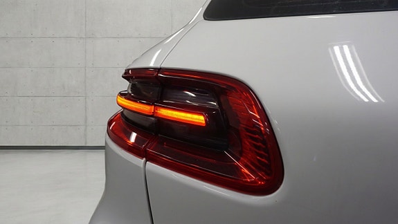 Porsche Macan S 9 of 30