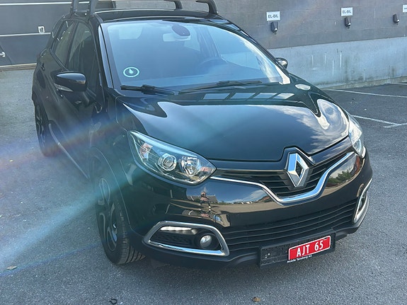 Renault Captur 3 of 5