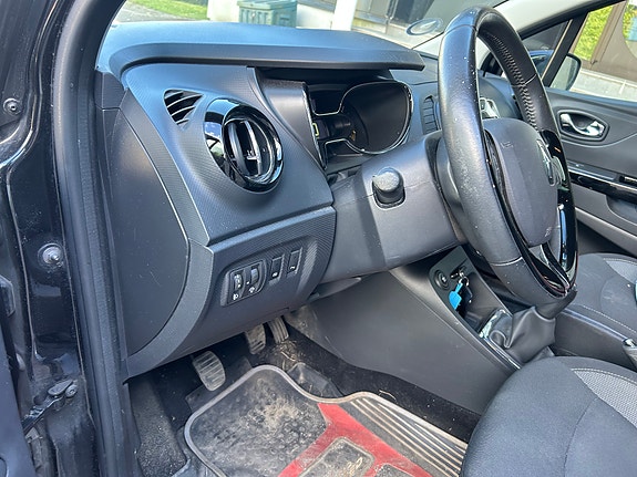 Renault Captur 16 of 24