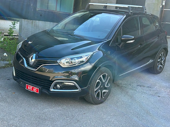 Renault Captur 2 of 5