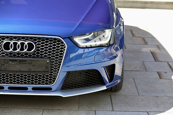 Audi RS4 4 of 5