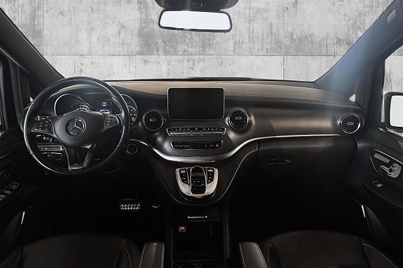 Mercedes-Benz V300 d 8 of 8