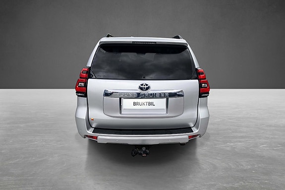 Toyota Land Cruiser 4 of 5
